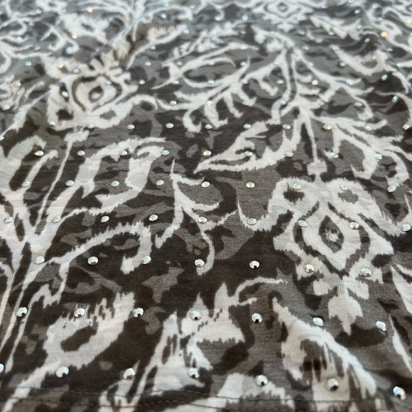 INC INTERNATIONAL CONCEPTS EMBELLISHED TEE SIZE SMALL - Picture 14 of 15